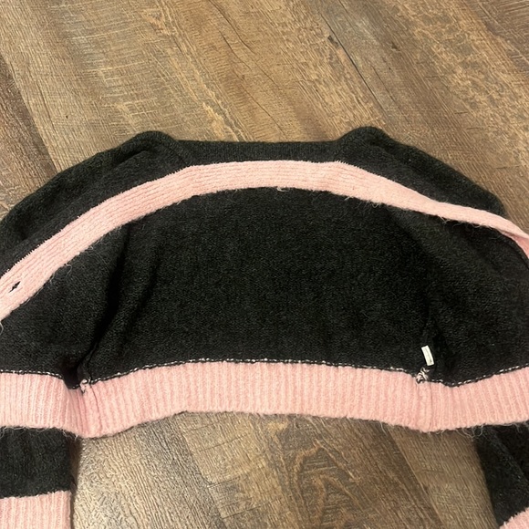 Zara Grey and Pink Wool Sweater - Picture 7 of 8